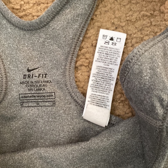 Grey Nike sports bra size medium - Picture 2 of 2